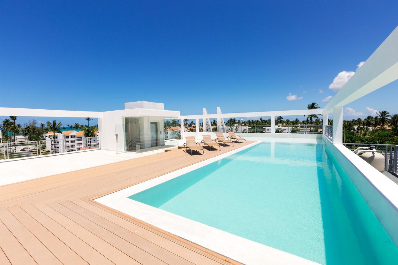 Ducassi Club & Rooftop Pool Hotel