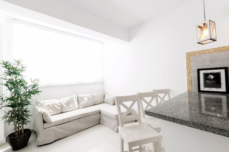 Ducassi Club & Rooftop Pool Hotel