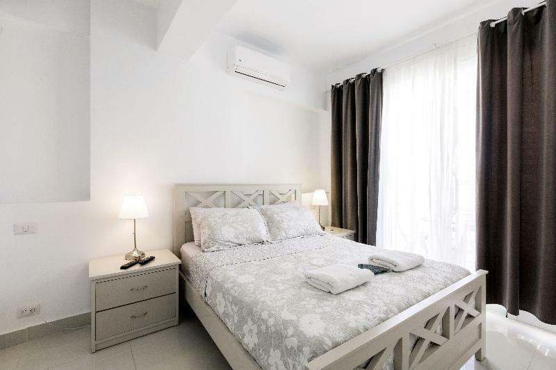 Ducassi Club & Rooftop Pool Hotel 4*